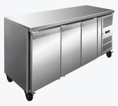 GN3100BT TROPICALISED 3 Door Gastronorm Bench Freezer