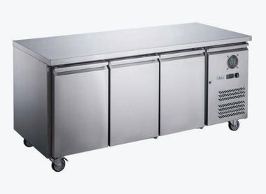 FED-X S/S Three Door Bench Freezer – XUB6F18S3V